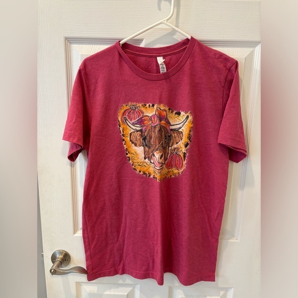10/$20🔥 Cow print graphic T shirt - Picture 1 of 2